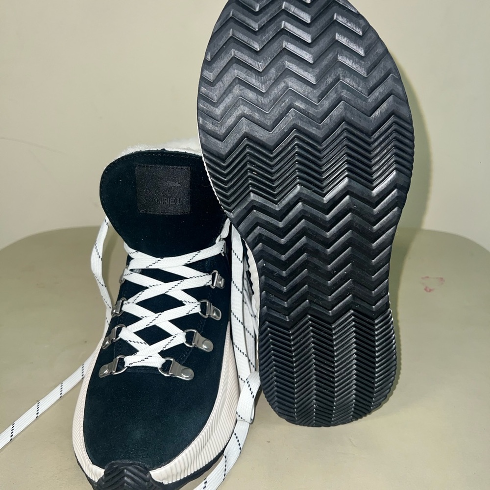 Sorel Black & White Winter Hiker Sneaker Boots – NWT